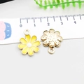 Gänseblümchen-Anhänger in Gelb-Emaille und Gold-Finish mit Maßstab für DIY-Schmuck - 15*18mm / Gelber Emaille-Gänseblümchen-Stil (18787)