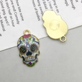 Bunter Emaille-Totenkopf-Anhänger mit goldener Rückseite für DIY-Schmuckherstellung - Emaillierter Bedruckter Totenkopf (12473)