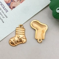 Goldene Weihnachtssocken-Metallanhänger mit Sternmuster und Netztextur für DIY-Schmuck - KC金色圣诞袜子款式(15479)