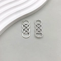 Silberne Infinity-Knoten-Anhänger mit glatten und texturierten Oberflächen für Schmuck - Vierfach Verschlungener Punktstil (6954)