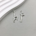 Ciondoli ginnasta in argento antico per creazione di gioielli fai da te - Sport della Squadra di Cheerleading e Ginnastica / 10*30mm