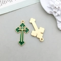 Pendentif croix trèfle en métal émaillé vert avec dos doré pour création bijoux - Cross Shape (9949)