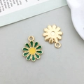 Pendentifs marguerites en émail vert avec dos doré pour création de bijoux DIY - Forme de Marguerite Ronde (11074)