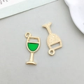 Pendentif verre à vin en émail vert et alliage doré pour création de bijoux DIY - Style Verre à Vin (12349)