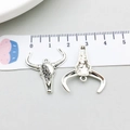 Vintage silver bull skull pendant for DIY jewelry making with retro textured finish - Antique Silver Halloween Skull Bull Head (16967)