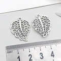 Antiksilberner Blattanhänger im Lochmuster-Design, 23mm x 20mm für DIY-Schmuck - Hohlblatt Stil (8981)