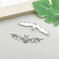 Colgante de murciélago en aleación de zinc plata antigua para collares y joyería DIY - Murciélago de Halloween de Plata Antigua (18411)