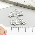 Pendentifs bus scolaire en alliage argent antique avec gravure School pour bijoux DIY - Bus Scolaire Rectangulaire en Argent Antique (11276)