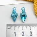 Colgante de concha azul para joyería DIY con regla que muestra talla de dieciocho mm - Caracol Azul (9x19mm-1.7g-8602)