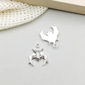 Antique silver finish bat pendant in embossed alloy for Halloween jewelry making - Antique Silver Halloween Small Bat (B297)