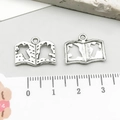 Pendentifs livre en alliage argent antique pour bijoux DIY avec règle de mesure - Livre avec Croix en Argent Antique (12155)
