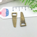 Pendentif en forme de scie rétro en laiton pour bijoux DIY avec règle de 2,5 cm - Scie (17382)