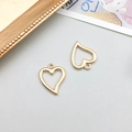 Ciondoli a forma di cuore traforato in lega d'oro KC per creazione gioielli fai da te - Cuore di Pesca Traforato KC Oro 15*18mm (17688)