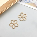 Coppia di ciondoli a fiore a cinque petali in oro chiaro traforato per gioielli fai-da-te - Fiore Traforato KC Oro 11*11mm (17701)