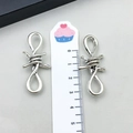 Pendentif fil de fer barbelé argenté de 3,5 cm pour la création de bijoux DIY - Grandes Épines Argent Antique (13905)