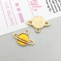 Pendentif Saturne doré avec émail pailleté jaune pour la création de bijoux DIY - Jaune