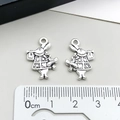 Pendentifs lapin Alice argent antique avec robe cœur pour bijoux DIY, breloques 22mm - Lapin d'Alice (6747)