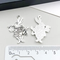 Pendentifs lapin en robe d'Alice argent antique avec motif cœur et style palais - Lapin d'Alice Simple Face (8516)
