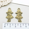 Antiek bronzen meisje bedeltje met strohoed en polkadot jurk voor DIY sieraden maken - Antieke Bronzen Alice (2323)