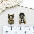 Antieke bronzen konijnenhangers voor DIY-sieraden met realistische vintage afwerking - Antieke Bronzen Alice Konijn (5949)