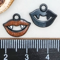 Pendentifs lèvres de vampire pailletées en alliage marron et noir pour création de bijoux - Dents Noires (14005)