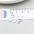 Silver musical note charm pendant made of alloy metal, height measuring 20mm - Antique Silver Music Symbol (15760) / 11*16mm