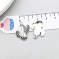 Antique silver cactus charm for DIY jewelry making, 22mm x 15mm western style pendant - Cactus Shape (19234)