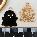 Pendentif fantôme en alliage avec émail noir et référence d'échelle de taille - Fantôme Noir Mini (15129)