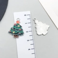 Ciondolo albero di Natale in lega smaltata verde con retro argentato strutturato - Albero di Natale in Smalto Verde 24*18mm (19651)