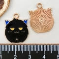 Pendentif chat noir Halloween en émail avec finition or rose et dos en métal strié - Bête Fantôme Noire (15390)