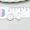 Colgante de corona plateada con lazo y regla, accesorio para joyas DIY 1,3 cm x 1,5 cm - Estilo de Corona de Navidad (20024)