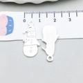 Colgante de muñeco de nieve plateado para pulseras con reverso texturizado - Estilo de Muñeco de Nieve de Navidad Esbelto (20026)