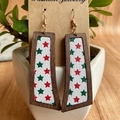 Christmas PU leather and wood trapezoid earrings with festive red and green star patterns - Red Green Star Pattern (4)