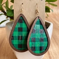 Detail of teardrop earrings with green plaid inlay and rustic wood frame texture - Green Black Buffalo Plaid (5)
