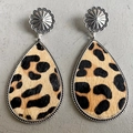 Detail of leopard print teardrop earrings with silver metal flower studs and beaded edges - Leopard Style (1)