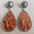 Bohemian teardrop earrings with embossed leather floral pattern and silver daisy stud - Brown Embossed Style (2)