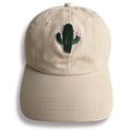 Cremefarbene Baseballkappe mit grünem Kaktus-Stickmotiv und kleiner rosa Blume für Damen und Herren - Kaktus mit rosa Blume Stil