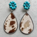 Detail of Western turquoise flower earrings with animal print leather teardrop pendants - Brown White Spotted (4)