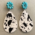 Bohemian teardrop earrings with turquoise flower and cow print fur texture - Black and White Cow Print Style (1)