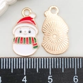 Ciondolo a forma di pupazzo di neve in smalto con cappello rosso e sciarpa per gioielli DIY - Pupazzo di Neve Natalizio in Smalto Bianco (14189)