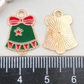 Ciondolo campana di Natale in smalto verde con fiocco rosso per creazione gioielli DIY - Campana di Natale in Smalto Verde (14207)