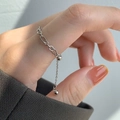 Anillo de cadena ajustable plateado con colgante de perla para mujer a la moda - Estilo de Cadena de Bolas Plateada (1241)