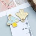 Colgante de seta en esmalte azul con reverso dorado para pulseras y joyas DIY - 14*16mm / Seta Azul Lago Goteo Aceite