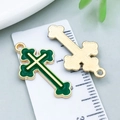 DIY-Schmuckanhänger mit dunkelgrünem Emaille-Kreuz und goldener Metallbeschichtung - Grünes Emaille-Kreuz (9949)