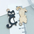 Schwarze Emaille Katzenanhänger mit Goldrand für DIY Schmuckherstellung 3cm - Laufende Schwarze Katze Note (25300)