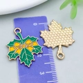 Pendentif feuille d'érable en émail vert avec nœud jaune pour la création de bijoux - 25*20mm / Feuille d'Érable Nœud Émaux Vert (25232)