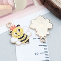 Niedlicher gelber Emaille-Bienenanhänger mit roter Krone für DIY-Schmuck und Armbänder - Gelbe Emaille Kronenbiene 20*15mm (25149)
