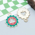 Pendentif trèfle en émail rouge et vert avec dos texturé en alliage doré pour bijoux DIY - Trèfle Soleil en Émail Rouge (25106)