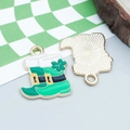 Pendentif botte trèfle émaillé vert pour bijoux DIY et accessoires collier fête - Botte au Trèfle en Émail Vert (25112)