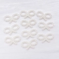 Set de 10 colgantes de lazo de perlas blancas para creación de joyas y accesorios DIY - Lazo Hueco (25783)